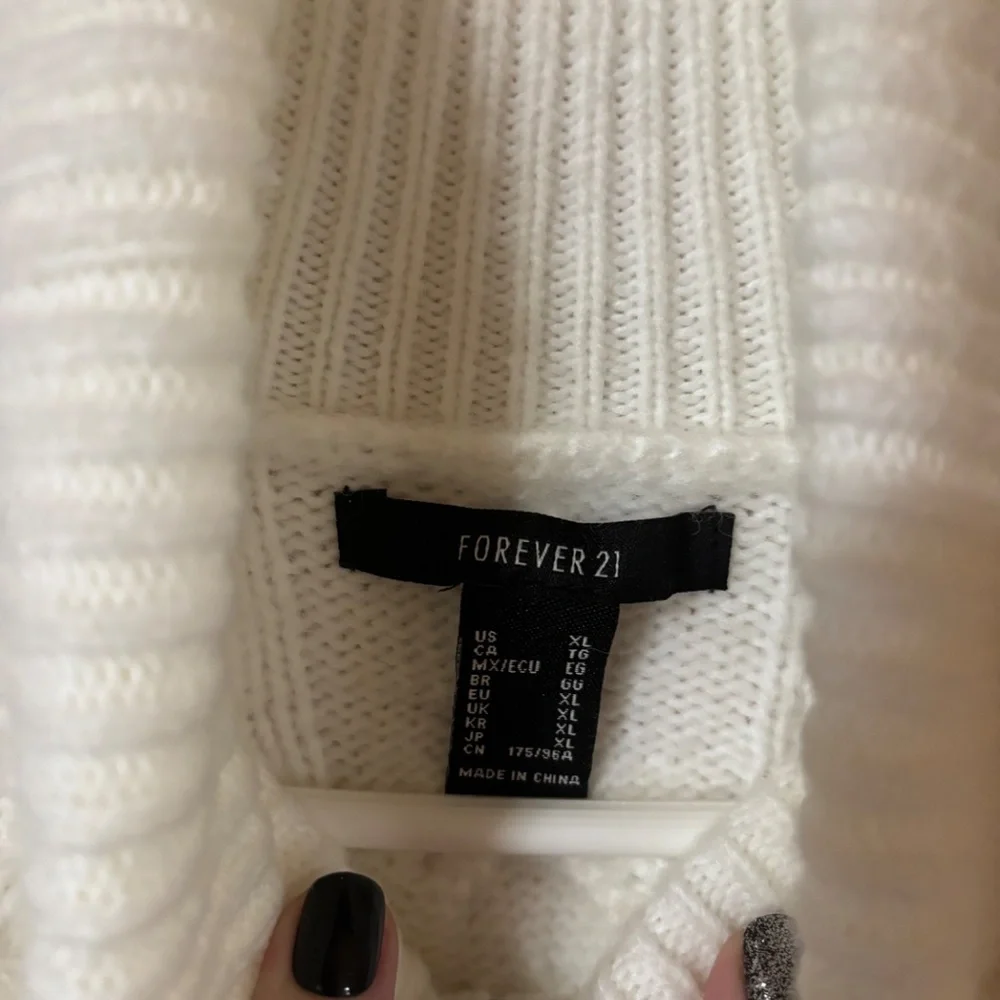 Cropped sweater - Picture 2 of 2
